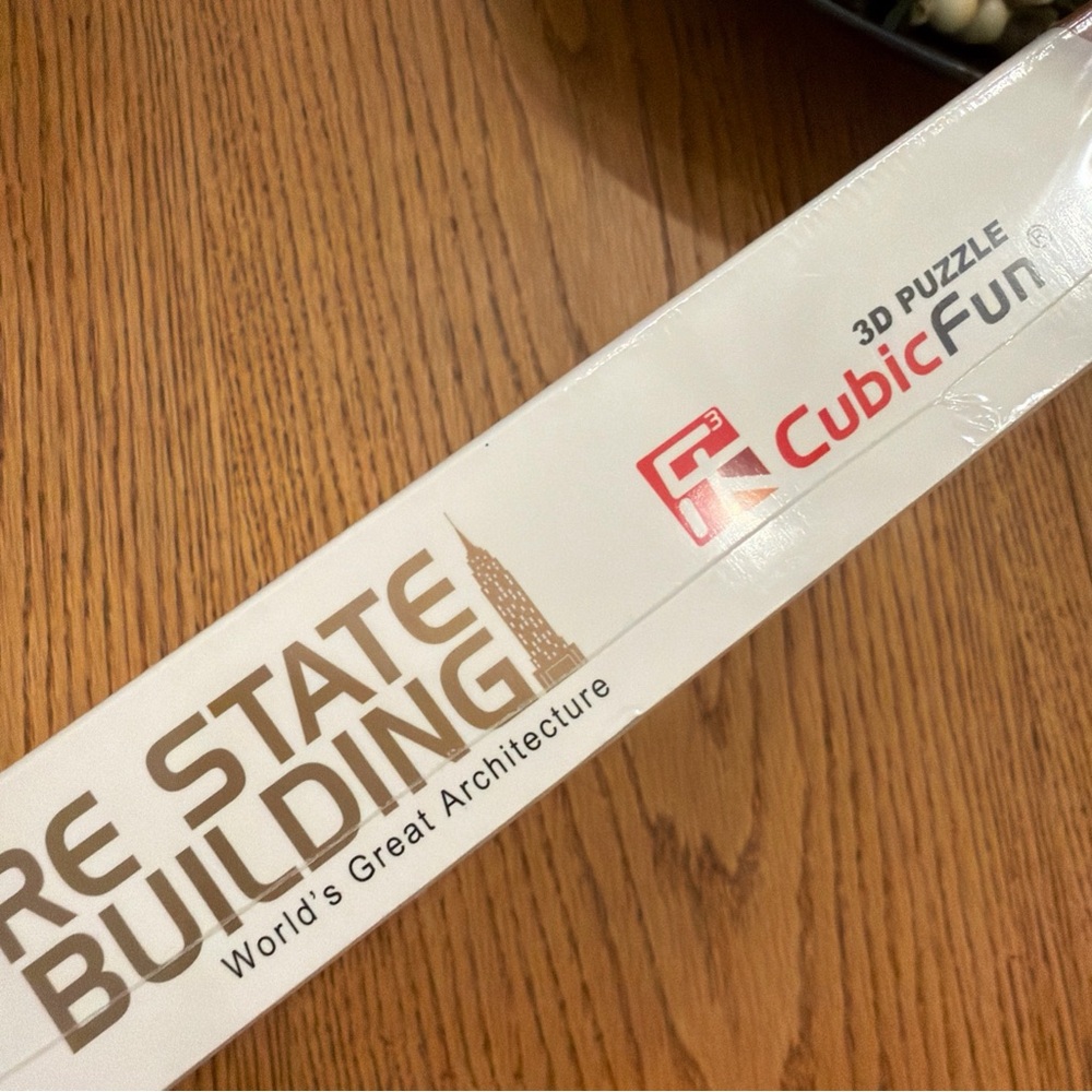 Empire State Building 3D Puzzle - Brown - Picture 5 of 5